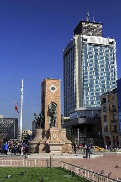 Piazza Taksim, il luogo più trafficato di Istanbul — Foto Stock