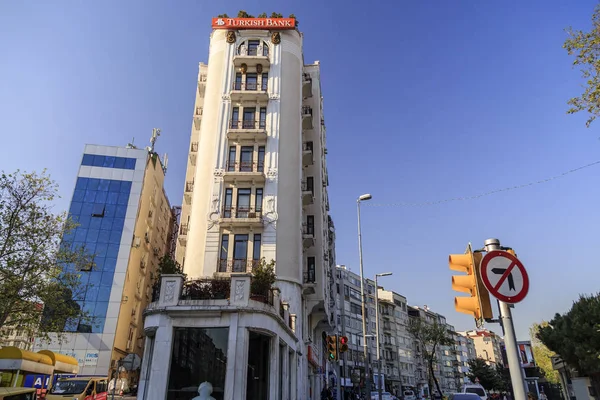 Έδρα το κτίριο της τουρκικής Τράπεζας βρίσκεται στο Σισλί, Κωνσταντινούπολη — Φωτογραφία Αρχείου