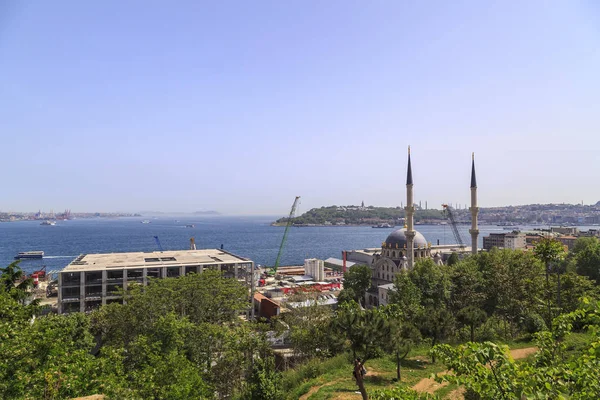 Θέα στην Κωνσταντινούπολη από το Cihangir καλλιτέχνες πάρκο — Φωτογραφία Αρχείου