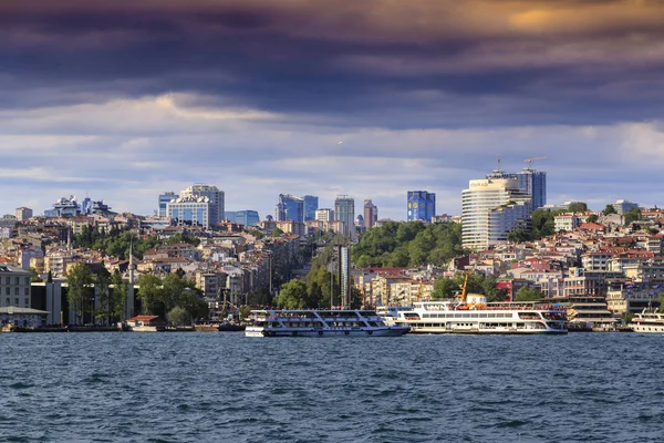 Besiktas ferry dock, Istanbul, Turkey — Stock Photo, Image