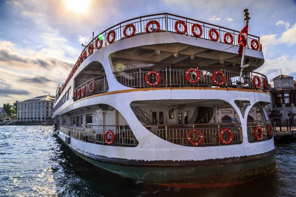 Besiktas ferry dock, Istanbul, Turquie — Photo