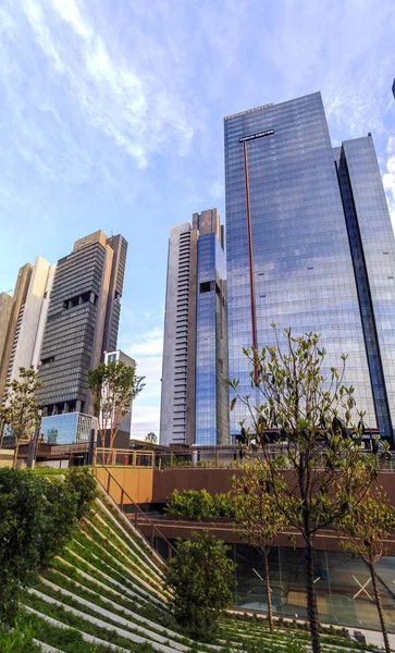 Torun Center complexo de negócios em Mecidiyekoy, Istambul — Fotografia de Stock