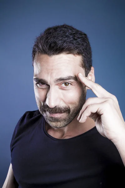 Joven hombre guapo con barba y bigote estudio retrato — Foto de Stock