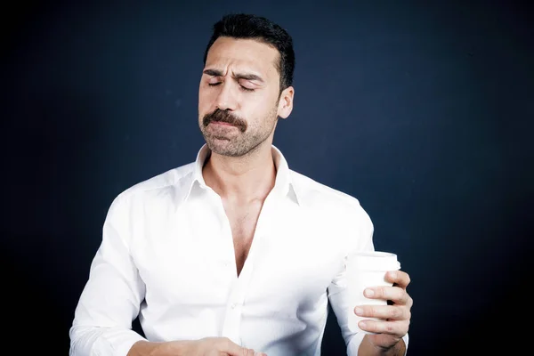 Joven hombre guapo con barba y bigote estudio retrato — Foto de Stock