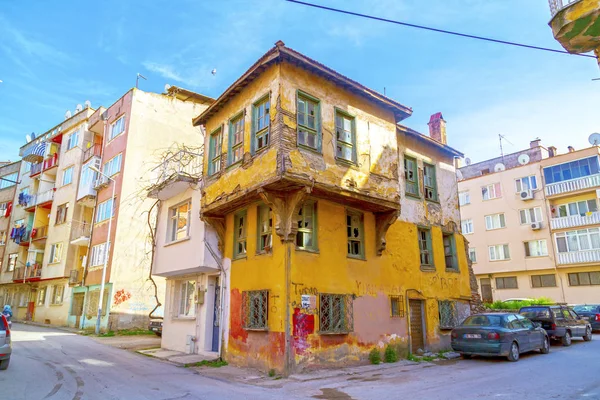 Oude wijk in Gemlik stad, Turkije — Stockfoto