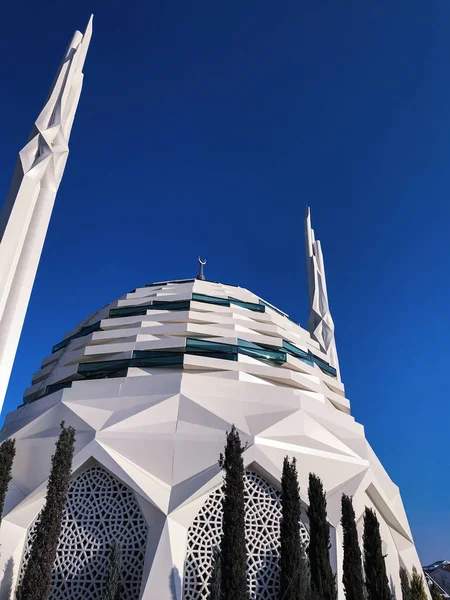 Mosquée Marmara Ilahiyat, Istanbul — Photo
