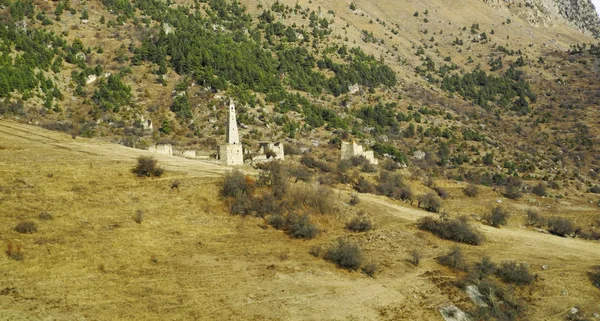 Wieże w Inguszetii. antyczny architektura i ruiny — Zdjęcie stockowe