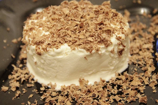 Çikolatalı dondurma ve çikolata üzerine hardered