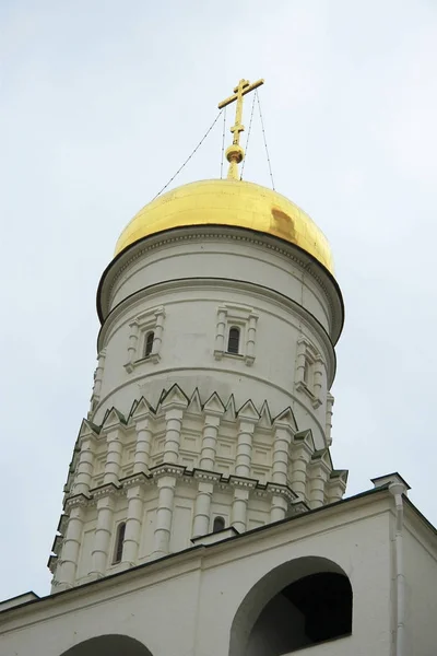 Кремлёвская крепость и Кремлевский собор внутри осени — стоковое фото