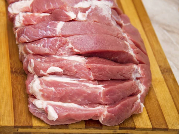 Fatias de carne de porco preparadas para cozinhar bife — Fotografia de Stock