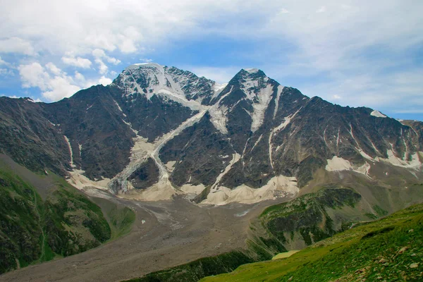Mnohobarevné Horské Jezero Donzur Orun Kyol Mezi Horami Severního Kavkazu — Stock fotografie