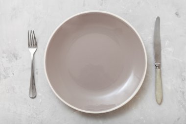 Üstten Görünüm gri plaka bıçak, kaşık beton ile