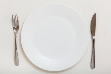 bıçak, kaşık beyaz ile beyaz plaka Üstten Görünüm