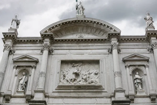 Fasáda kostela svatého Rocha v Benátkách — Stock fotografie