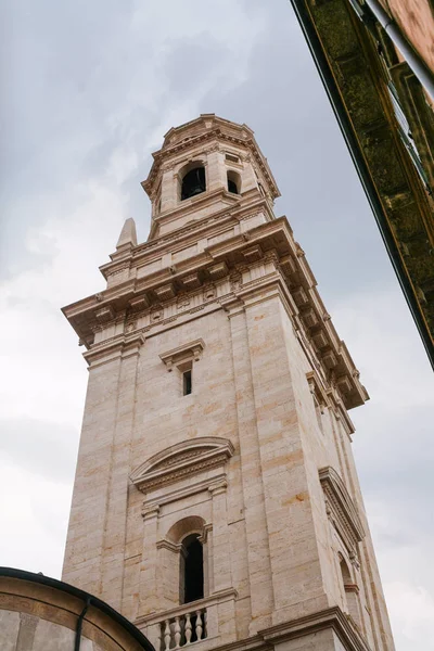 Sanmicheli de bell tower van Verona kathedraal — Stockfoto