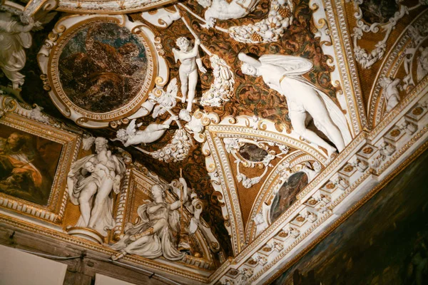 Dekoratives Interieur des Dogenpalastes in Venedig — Stockfoto