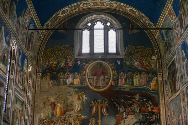 Inre av Scrovegni Chapel i Padua city — Stockfoto