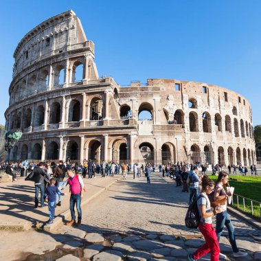Colosseum anıt Roma şehir yakındaki turist