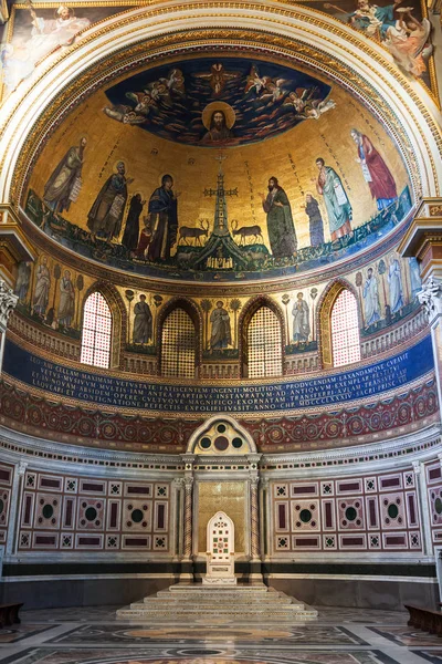Interior of the Lateran Basilica in Rome city — Stock Photo, Image