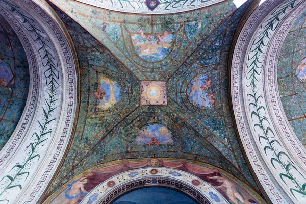 ヴィラ ジュリア、ローマ市内のアーケードの天井 — ストック写真