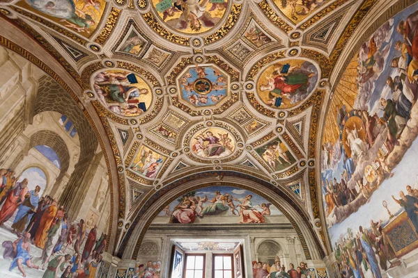 Ceiling Room of the Signatura in Vatican museums — Stock Photo, Image