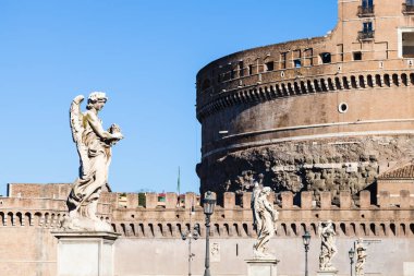 Melekler heykelleri Köprüsü'nde Ponte Sant Angelo
