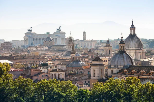 Перегляд стародавнього центру Риму на Капітолійський пагорб — стокове фото