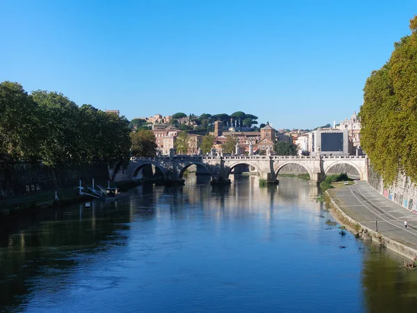 Tiber river and Bridge of Holy Angel in Rome — Stock Photo, Image