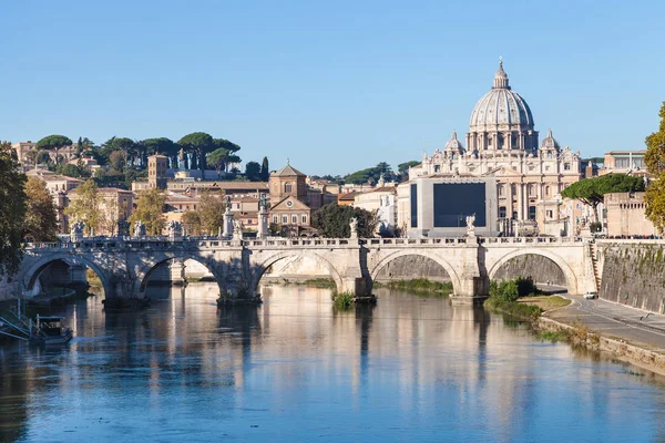Roma ve Vatikan Şehri Skyline — Stok fotoğraf