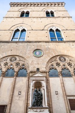 Orsanmichele kilise ve İsa heykeli ve Thomas