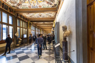 Batı koridoru Uffizi Galerisi ziyaret