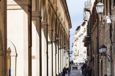 insanlar Vasari Koridor sonbaharda yürümek.