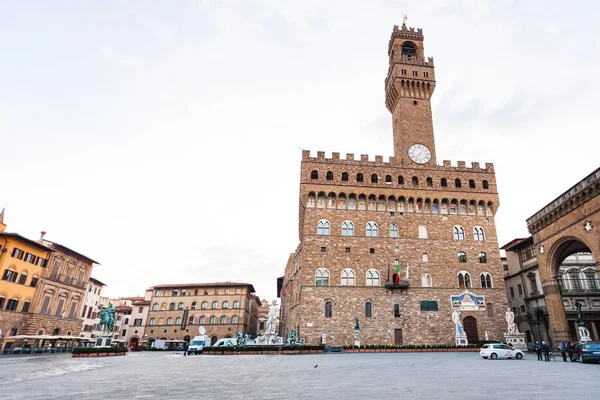 与Palazzo Vecchio合住的Signoria广场 — 图库照片
