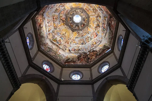 Koepel van de kathedraal Duomo in Florence — Stockfoto