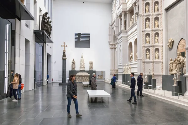 Hall com portões originais em Museo Opera del Duomo — Fotografia de Stock