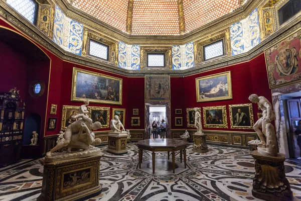 Innenraum des Tribünenraums in der Uffizien-Galerie — Stockfoto