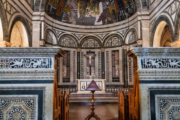 Ltar van de basiliek San Miniato al Monte in Florence — Stockfoto