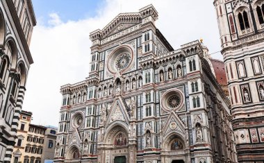 Cephe katedral Santa Maria del Fiore yağmur sonra