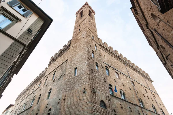 Башня Барджелло Palce в городе Флоренция — стоковое фото