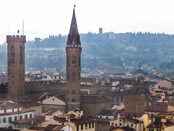 Výše rozhledny Badia Fiorentina v Florencii — Stock fotografie