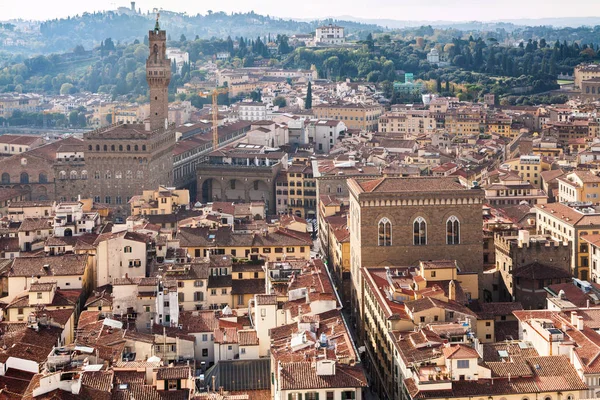 Palazzo Vecchio ile Floransa şehir görünümünü yukarıda — Stok fotoğraf
