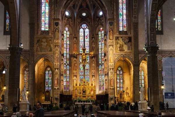 在佛罗伦萨大教堂圣克罗齐的祭坛 — 图库照片