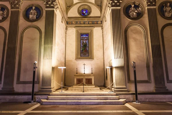Altare nella cappella Pazzi nella Basilica di Santa Croce — Foto Stock
