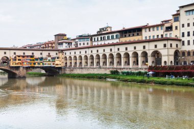 vasari koridor ve River eski köprü görünümü