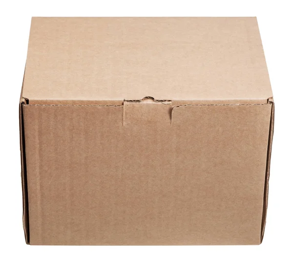 Vista frontale della scatola di cartone chiusa isolata — Foto Stock