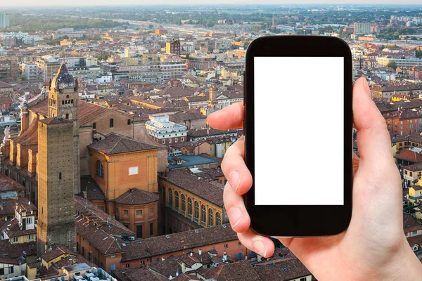 スマート フォンで観光写真ボローニャ スカイライン — ストック写真