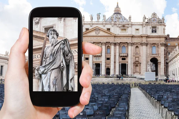 Touristische fotos apostel paul statue in vatican — Stockfoto