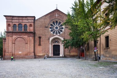 Basilica San Domenico Bologna önden görünümü