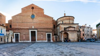 Katedrali ve Padua vaftizhane Önden Görünüm