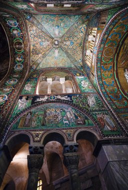 Ravenna şehrinde Basilica San Vitale Hall